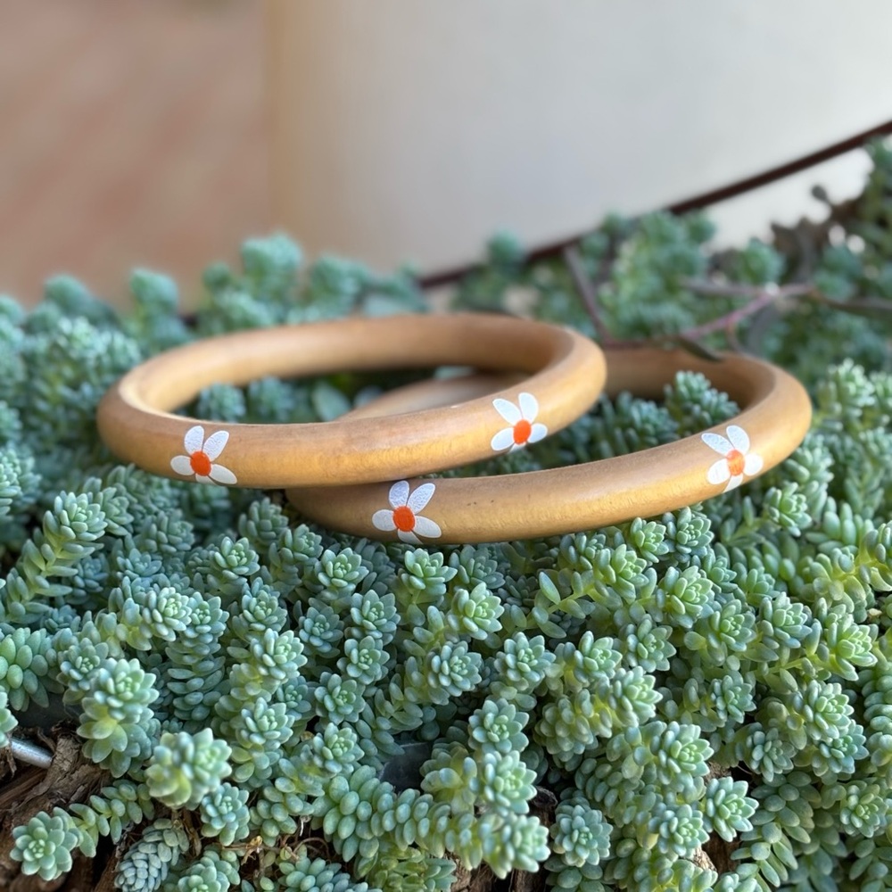 Vintage 60s Hand-Painted Wood Flower Bracelet Bangles - Picture 2 of 5
